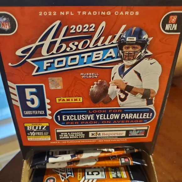 Panini 2022 NFL Absolute Football Trading Cards 2 Packs Yellow Parallel - Picture 2 of 4